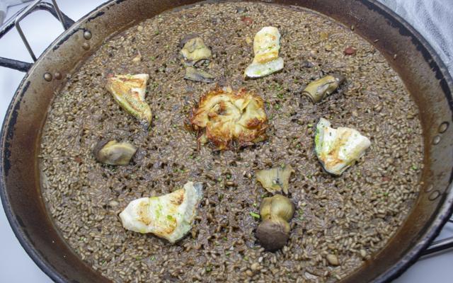Чорний рис з артишоками